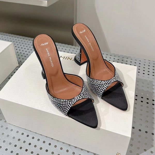 muaddi slippers amina 2023 designer heels wedding dress sliderscrystal decoration womans sandals crystal sunflower parties occupation formal, Black
muaddi slippers amina 2023 designer heels wedding dress sliderscrystal decoration womans sandals crystal sunflower parties occupation formal, Black