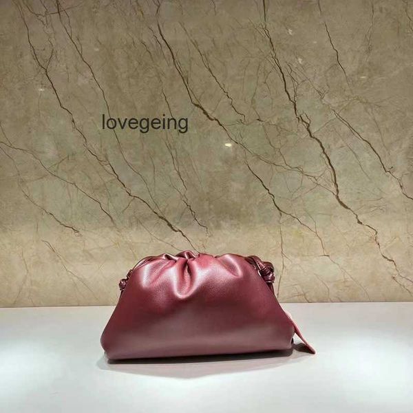 shoulder cowhide same cloud venetas 2023 bottegas bags women's designer one pouch messenger fold bag hand soft skin dumpling ub8l
shoulder cowhide same cloud venetas 2023 bottegas bags women's designer one pouch messenger fold bag hand soft skin dumpling ub8l