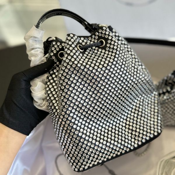 2023 p-brand full drill 5a luxury designer ladies purse shiny diamond double-sided triangle wallets shoulder messenger bag
2023 p-brand full drill 5a luxury designer ladies purse shiny diamond double-sided triangle wallets shoulder messenger bag