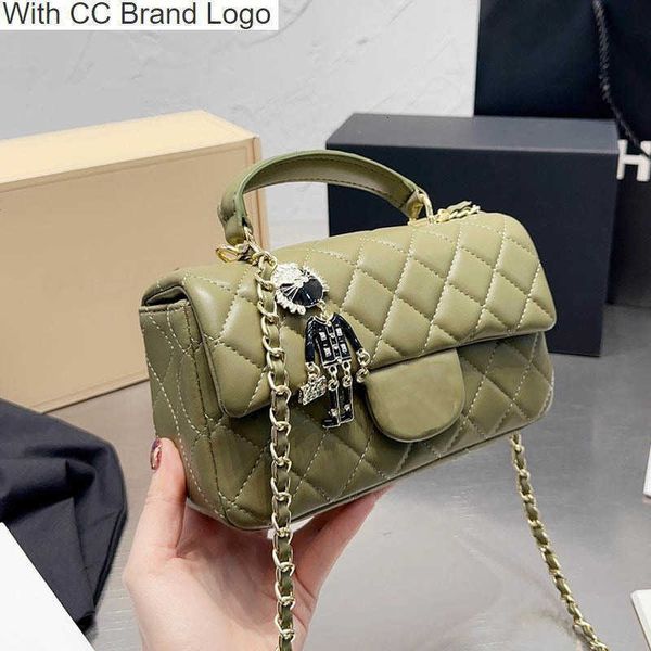 cc cross body trend portable badge women shoulder bag luxury designer handbag leather lambskin quilted crossbody bag classic flap wallet sui
cc cross body trend portable badge women shoulder bag luxury designer handbag leather lambskin quilted crossbody bag classic flap wallet sui