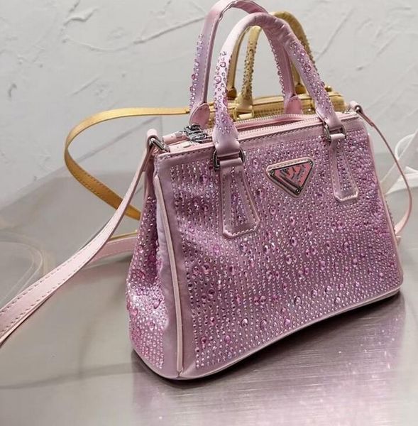 2023 new womens designers tote shouler bags crystal embellished satin handbags ladies fashion underarm purses bling
2023 new womens designers tote shouler bags crystal embellished satin handbags ladies fashion underarm purses bling