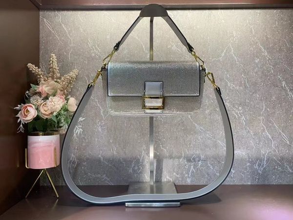 2023luxury designer bag classic latest color women's handbag beaded embroidered leather women's messenger bag 0679
2023luxury designer bag classic latest color women's handbag beaded embroidered leather women's messenger bag 0679