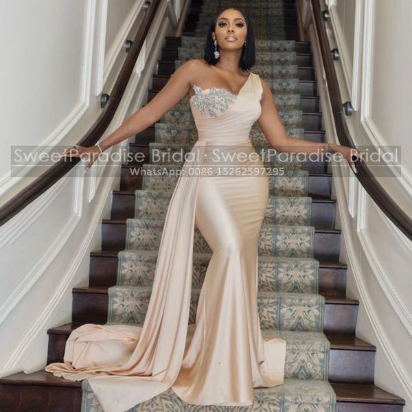 party dresses champagne mermaid one shoulder bridesmaid shiny crystal beads long trumpet maid of honor dress gown 230221, White;black
party dresses champagne mermaid one shoulder bridesmaid shiny crystal beads long trumpet maid of honor dress gown 230221, White;black