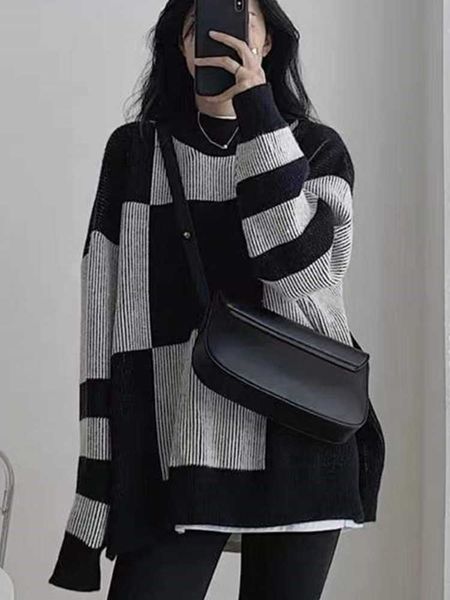 2022 winter women's turtleneck sweater warm pullover korean fashion loose casual retro contrast color oversized 230222, White;black
2022 winter women's turtleneck sweater warm pullover korean fashion loose casual retro contrast color oversized 230222, White;black