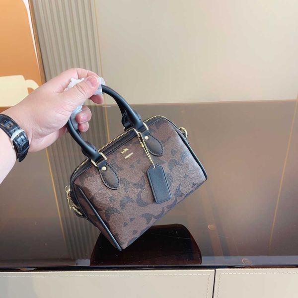 leather totes woman women luxurys designers bags fashion purses designer handbags messenger crossbody shoulder bag wallet lady clutch 230220
leather totes woman women luxurys designers bags fashion purses designer handbags messenger crossbody shoulder bag wallet lady clutch 230220