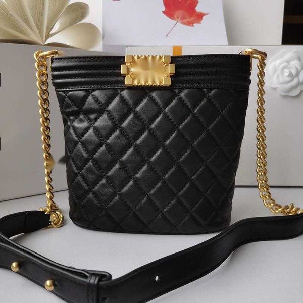 luxury brand design letter cc shopping bags 6668 shoulder chain bag woman's jumbo maxi gst handbag lambskin leather vintage plaid messe
luxury brand design letter cc shopping bags 6668 shoulder chain bag woman's jumbo maxi gst handbag lambskin leather vintage plaid messe