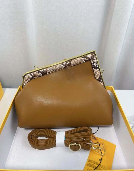 bags shoulder bags cowhide evening saddle wallet brand designer genuine leather handbags crossbody high-quality purses amber decoration mes
bags shoulder bags cowhide evening saddle wallet brand designer genuine leather handbags crossbody high-quality purses amber decoration mes