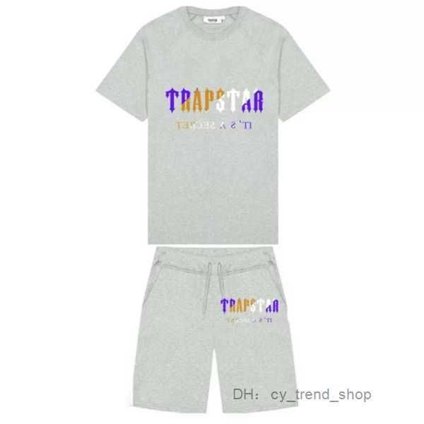 summer new trapstar london shooter short-sleeved t shirt suit chenille decoding black ice flavor 2.0 men's round neck t-shirt shorts 38, White;black
summer new trapstar london shooter short-sleeved t shirt suit chenille decoding black ice flavor 2.0 men's round neck t-shirt shorts 38, White;black