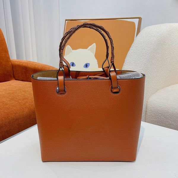 bags totes handbag designer bag women classic imitation brand solid color flower large capacity splicing shoulder bag commuting party dinner
bags totes handbag designer bag women classic imitation brand solid color flower large capacity splicing shoulder bag commuting party dinner