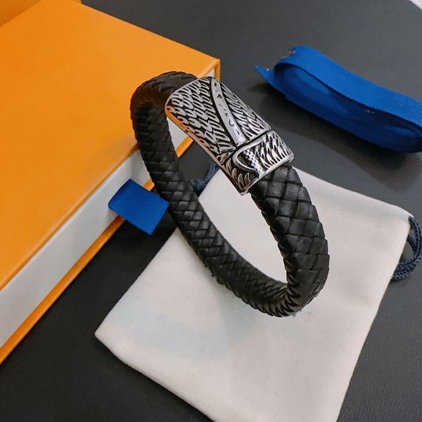 women men v letter cattlehide bracelets brown old flower letter lover's charm bracelet bangle color jewelry accessories no box, Golden;silver
women men v letter cattlehide bracelets brown old flower letter lover's charm bracelet bangle color jewelry accessories no box, Golden;silver
