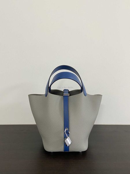 herme picotin lock bags online outlet vegetable basket color-blocking seagull grey with blue leather layer
herme picotin lock bags online outlet vegetable basket color-blocking seagull grey with blue leather layer
