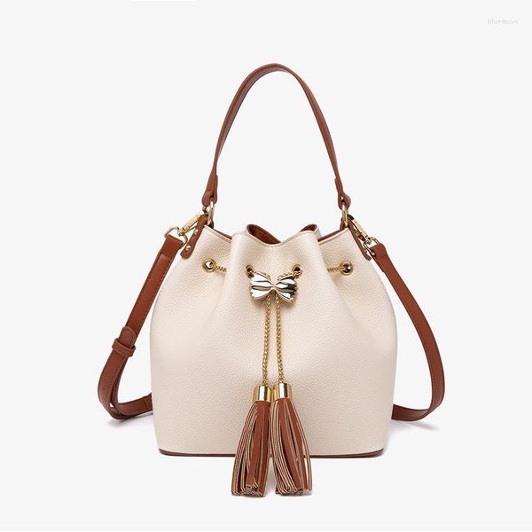 shoulder bags women's spring and summer fashion trend large-capacity high-end bucket bag one messenger handbag
shoulder bags women's spring and summer fashion trend large-capacity high-end bucket bag one messenger handbag