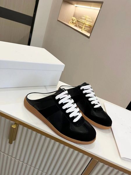 summer men's beach slippers classic designer shoes lazy flat shoes baotou leather women's slippers suede letter women's shoes, Black
summer men's beach slippers classic designer shoes lazy flat shoes baotou leather women's slippers suede letter women's shoes, Black