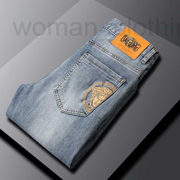 men's jeans designer light blue embroidered jeans men's fashion slim legged summer capris j8wd
men's jeans designer light blue embroidered jeans men's fashion slim legged summer capris j8wd