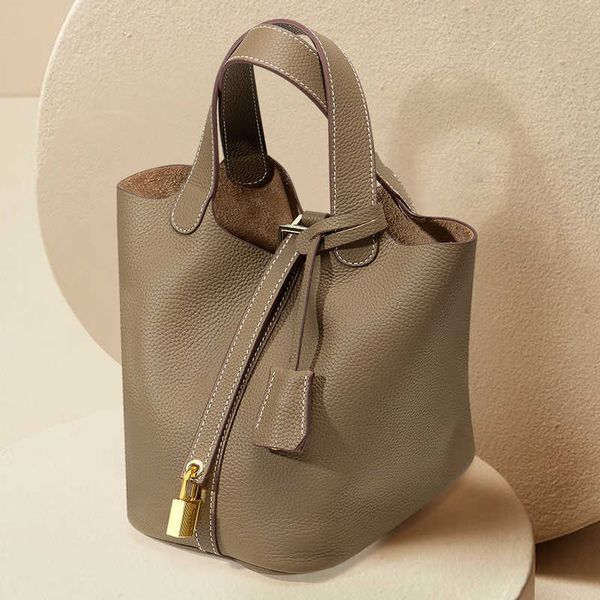 wholesale designer h ormes totes handbags the first layer togo soft cow leather bag 2023 new vegetable basket women's bucket high feeli
wholesale designer h ormes totes handbags the first layer togo soft cow leather bag 2023 new vegetable basket women's bucket high feeli