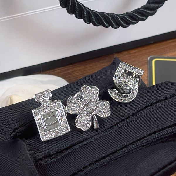 sliver plated diamond stamp brooch women letter jewelry pin brooches desinger celtic vintage broochs fashion lovers wedding party dress acce, Gray
sliver plated diamond stamp brooch women letter jewelry pin brooches desinger celtic vintage broochs fashion lovers wedding party dress acce, Gray