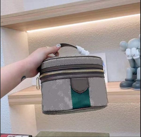 cosmetic bags size 16*20cm designer women handbag women cosmetic bags makeup bag travel pouch make up bag g ladies purses toiletry bag
cosmetic bags size 16*20cm designer women handbag women cosmetic bags makeup bag travel pouch make up bag g ladies purses toiletry bag