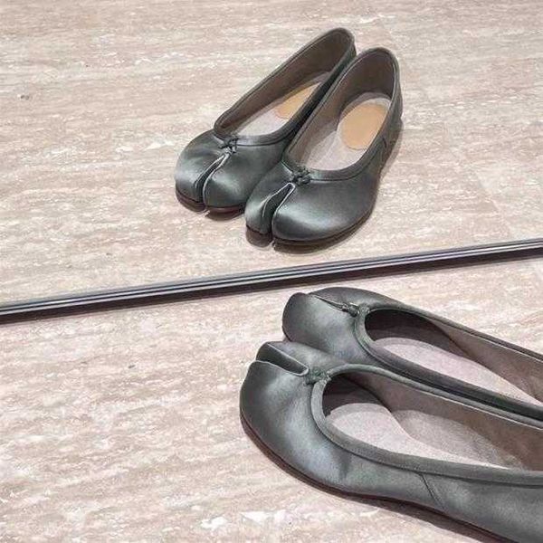 shoes 2023 dress spring silk tabi ninja moccasins round split toe shallow women single shoes slip on shoes female casual soft loafers wrym, Black
shoes 2023 dress spring silk tabi ninja moccasins round split toe shallow women single shoes slip on shoes female casual soft loafers wrym, Black