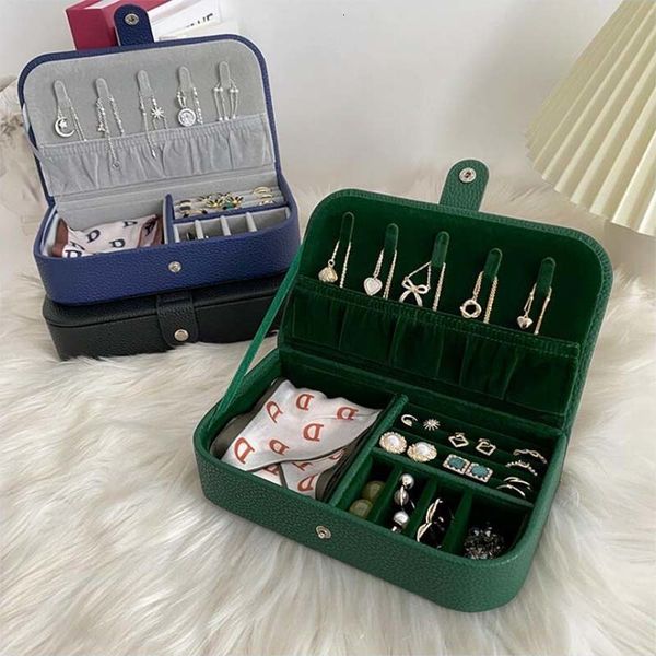 jewelry boxes portable pu leather travel organizer box storage case earring ring necklace display holder woman 230223, Black;white
jewelry boxes portable pu leather travel organizer box storage case earring ring necklace display holder woman 230223, Black;white