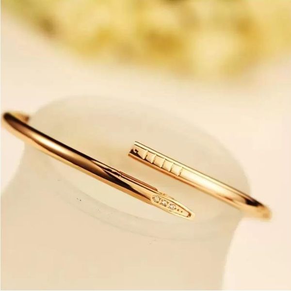 classic nail bangle screw pattern bracelet titanium steel inlaid diamond letter men and women bracelets luxury designer gift wedding party j, Black
classic nail bangle screw pattern bracelet titanium steel inlaid diamond letter men and women bracelets luxury designer gift wedding party j, Black