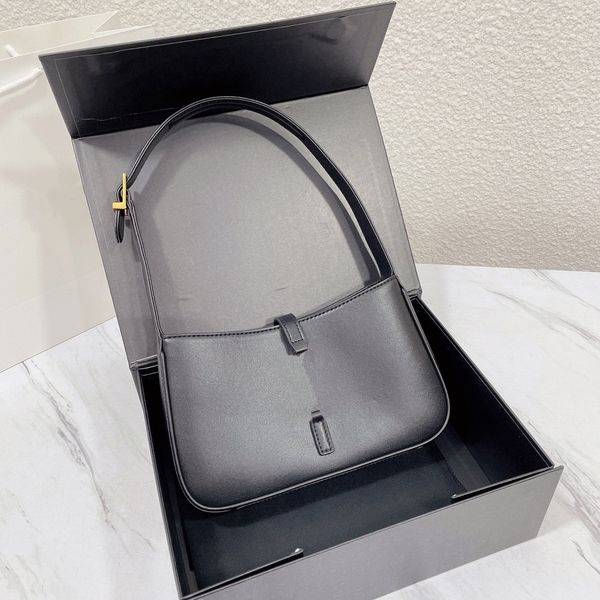 fashion underarm shoulder bag crocodile handbag classic metal logo design women's bag
fashion underarm shoulder bag crocodile handbag classic metal logo design women's bag