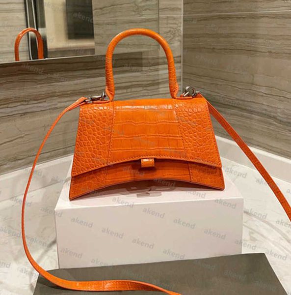 cosmetic bags cases genuine leather hourglass handle crossbody bags women's men tote luxury designer fashion hourglass shopping wallet
cosmetic bags cases genuine leather hourglass handle crossbody bags women's men tote luxury designer fashion hourglass shopping wallet