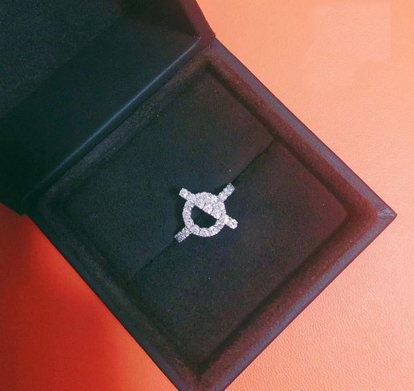 2023 luxury quality charm punk band ring with sparkly diamond round shape and one line have stamp ps3112, Golden;silver
2023 luxury quality charm punk band ring with sparkly diamond round shape and one line have stamp ps3112, Golden;silver