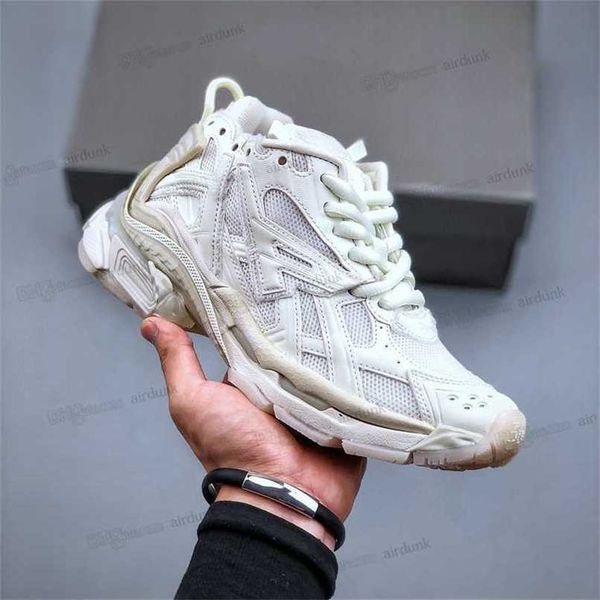 designers women men casual shoes paris runner 70 transmit sense retro trainers black white pink blue burgundy deconstruction sneakers joggin
designers women men casual shoes paris runner 70 transmit sense retro trainers black white pink blue burgundy deconstruction sneakers joggin