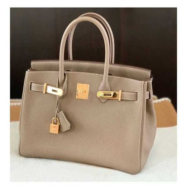 designer h. hands genuine leather women 2022 fashion large capacity portable lychee pattern women's senior sense one shoulder messenger
designer h. hands genuine leather women 2022 fashion large capacity portable lychee pattern women's senior sense one shoulder messenger