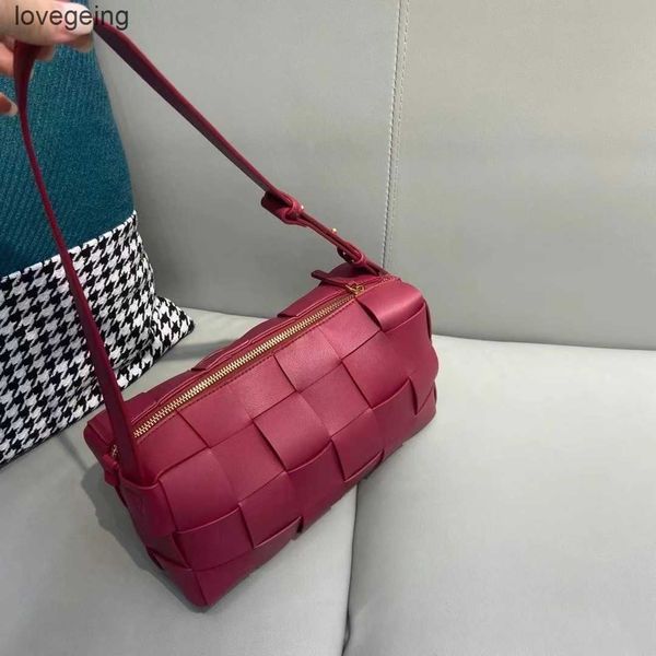 women's winter large venetas bags leather designer bag capacity 2023 bottegas underarm brick cassettes woven one shoulder handbag nxjo
women's winter large venetas bags leather designer bag capacity 2023 bottegas underarm brick cassettes woven one shoulder handbag nxjo