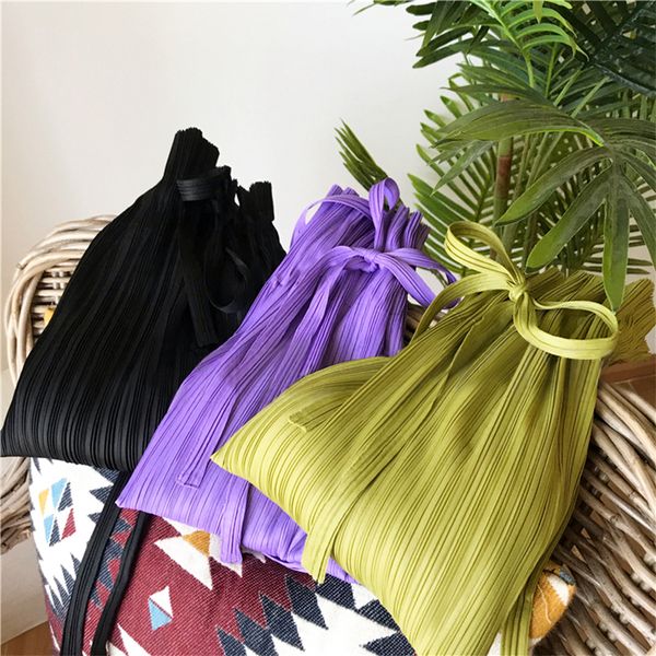waist bags miyake pleats designer women shoulder fashionable portable ladies hand pleated sack unicorn handbags 5072 230223
waist bags miyake pleats designer women shoulder fashionable portable ladies hand pleated sack unicorn handbags 5072 230223