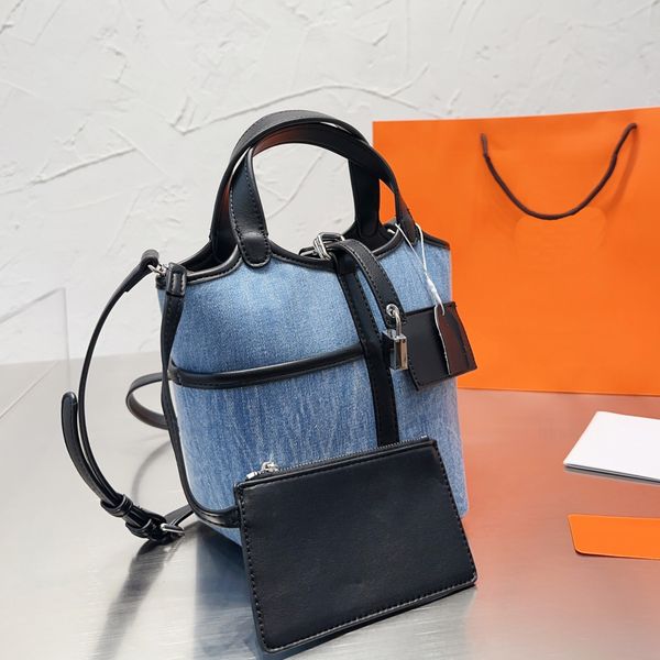 handbag shoulder bag crossbody bag designer bags handbags women new luxurys designers fashion classic lock
handbag shoulder bag crossbody bag designer bags handbags women new luxurys designers fashion classic lock
