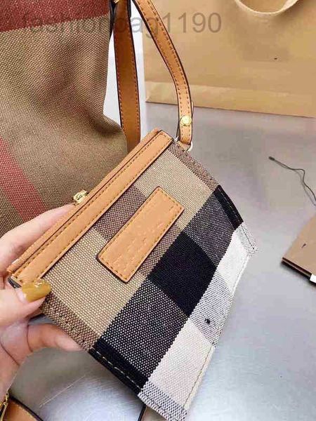 bucket designers handbags burbrerys classic fashion new tote canvas lattice messenger versatile women's ba zuhd
bucket designers handbags burbrerys classic fashion new tote canvas lattice messenger versatile women's ba zuhd