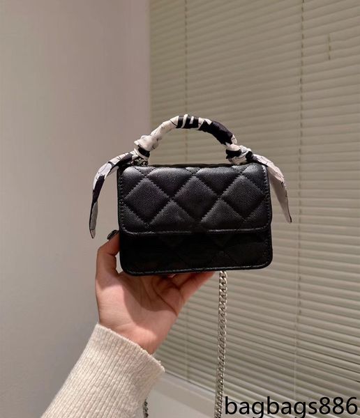 channel designer cc mini handbag resort series coco enamel bag women's enamel co handle mini cosmetic bag caviar leather sheepskin quil
channel designer cc mini handbag resort series coco enamel bag women's enamel co handle mini cosmetic bag caviar leather sheepskin quil