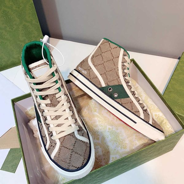 1 men casual shoes designer shoes women travel leather lace-up sneaker fashion lady running trainers letters woman shoe flat printed gym sne, Black
1 men casual shoes designer shoes women travel leather lace-up sneaker fashion lady running trainers letters woman shoe flat printed gym sne, Black