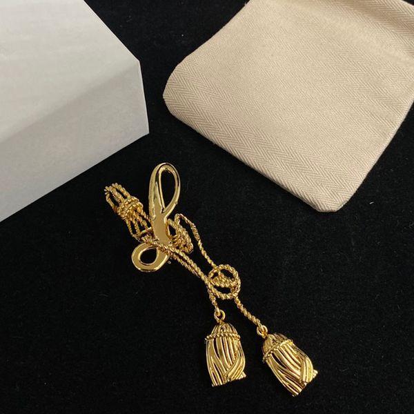 design pins with delicate chains wrapped women slender curtain brooches lady party gift fashion jewelry, Gray
design pins with delicate chains wrapped women slender curtain brooches lady party gift fashion jewelry, Gray