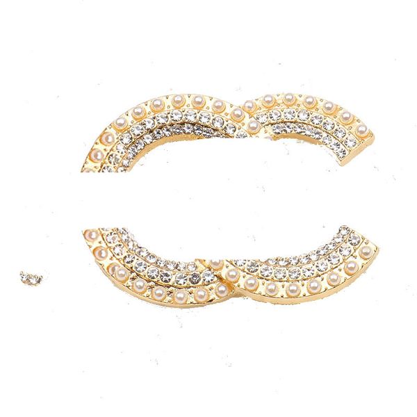 simple letter brooches famous luxurys desinger geometry brooch women crystal rhinestone suit pin fashion jewelry decoration accessories, Gray
simple letter brooches famous luxurys desinger geometry brooch women crystal rhinestone suit pin fashion jewelry decoration accessories, Gray