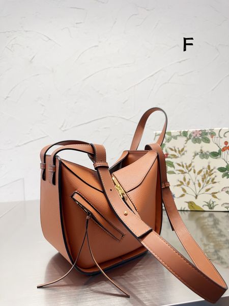 2023 l-brand 25*23cm 5a large capacity size classic design luxury crossbody bags designer shopping totes women leather shoulder handbag
2023 l-brand 25*23cm 5a large capacity size classic design luxury crossbody bags designer shopping totes women leather shoulder handbag