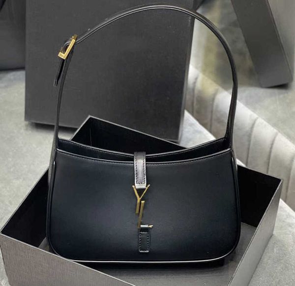 denim bag 2022 quality armpit bags classic leather designer handbags for ladies shoulder bags baguette multi-color fashion wholesale
denim bag 2022 quality armpit bags classic leather designer handbags for ladies shoulder bags baguette multi-color fashion wholesale