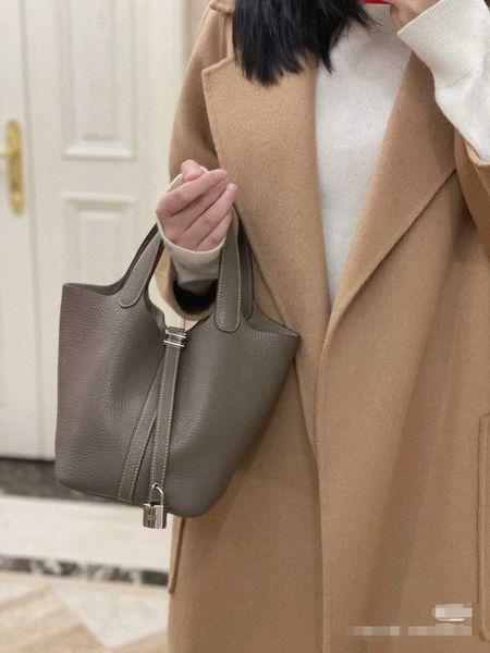 wholesale designer h ormes totes handbags fully handmade hand sewn highend genuine leather womens bag classic and fashionable versatile stoc
wholesale designer h ormes totes handbags fully handmade hand sewn highend genuine leather womens bag classic and fashionable versatile stoc