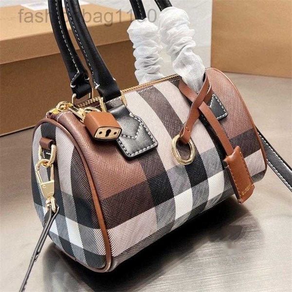 womens new tote designer burbrerys women handbags 2023 bag autumn classic checked boston mini pillow bag one shoulder messenger bag handbag
womens new tote designer burbrerys women handbags 2023 bag autumn classic checked boston mini pillow bag one shoulder messenger bag handbag