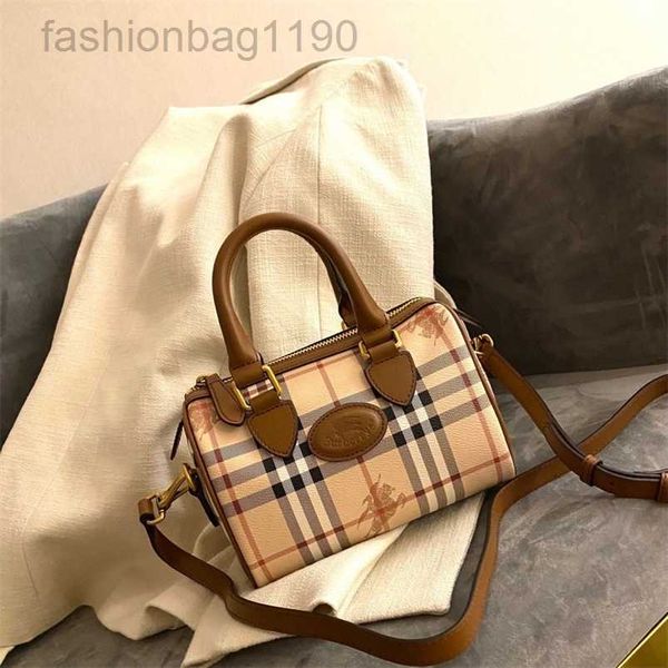 burbrerys b new women handbags tote medieval designer highend war horse pillow bag canvas plaid boston bucket bag casual portable women gtez
burbrerys b new women handbags tote medieval designer highend war horse pillow bag canvas plaid boston bucket bag casual portable women gtez