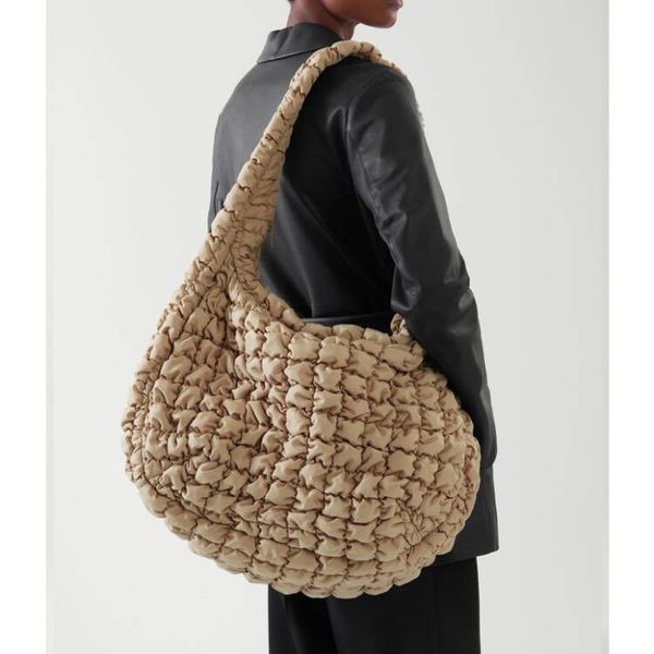 shopping bags fashion ladies quilted one shoulder cloud shape brown 2023 spring dumpling tote women zipper messenger down 230223
shopping bags fashion ladies quilted one shoulder cloud shape brown 2023 spring dumpling tote women zipper messenger down 230223