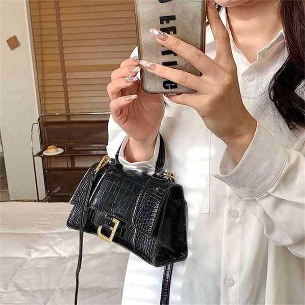32% off handbag 2023 fashion women's bag leather quality handbag crocodile hourglass women's handbag red with shoulder messenger b
32% off handbag 2023 fashion women's bag leather quality handbag crocodile hourglass women's handbag red with shoulder messenger b
