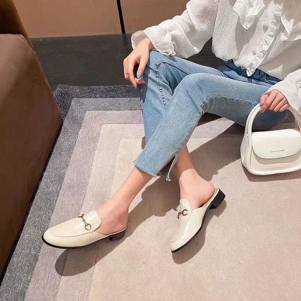 2023 designer women summer princetown genuine leather slippers mules women loafers metal chain casual shoe lace velvet slipper with box 35-4, Black
2023 designer women summer princetown genuine leather slippers mules women loafers metal chain casual shoe lace velvet slipper with box 35-4, Black