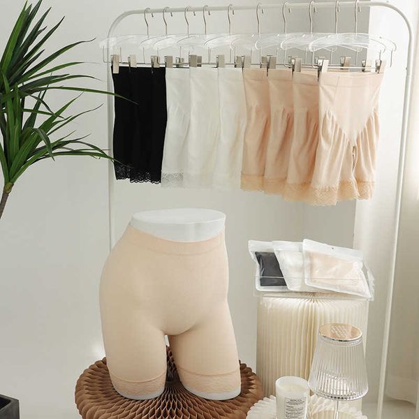 women's safety pants silkworm crotch lace seamless safety pants underwear anti slip summer thin leggings, Black;white
women's safety pants silkworm crotch lace seamless safety pants underwear anti slip summer thin leggings, Black;white