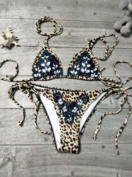 women's swimwear 2021 women twopiece swimwear set khaki printed pattern bikini and shorts s l for summer z0223, White;black
women's swimwear 2021 women twopiece swimwear set khaki printed pattern bikini and shorts s l for summer z0223, White;black