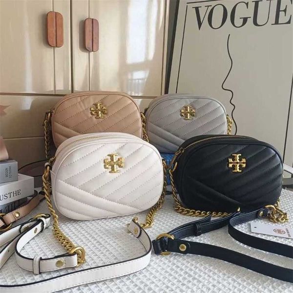 handbag simple rhombic solid color single small semicircle texture minority oblique cross
handbag simple rhombic solid color single small semicircle texture minority oblique cross