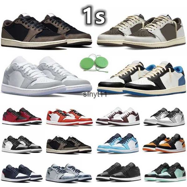 1 1s mens basketball shoes sneaker reverse dark mocha fragment wolf grey white camo diamond paint drip black cyber unc shadow toe men women
1 1s mens basketball shoes sneaker reverse dark mocha fragment wolf grey white camo diamond paint drip black cyber unc shadow toe men women