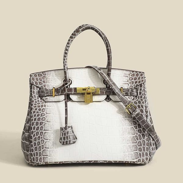 luxury women shoulder bags designer women's leather high-grade portable versatile shoulder messenger bag messenger handbags 2023
luxury women shoulder bags designer women's leather high-grade portable versatile shoulder messenger bag messenger handbags 2023